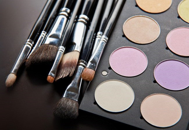 throw away old make-up